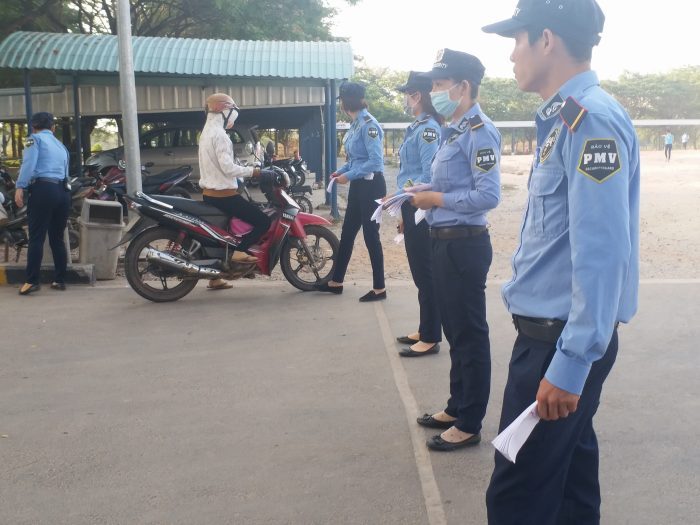 Bảo vệ chuyên nghiệp bãi giữ xe tại Hà Nội