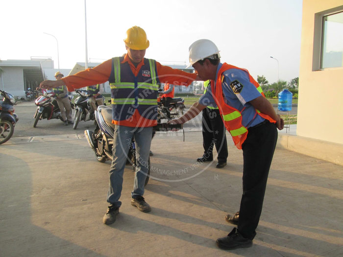 Công ty dịch vụ bảo vệ tại Hưng Yên - Kiểm soát ra vào công trường